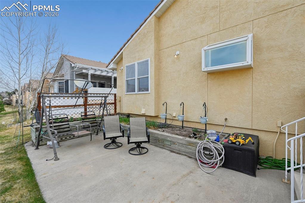 Image 39 of 43: Patio