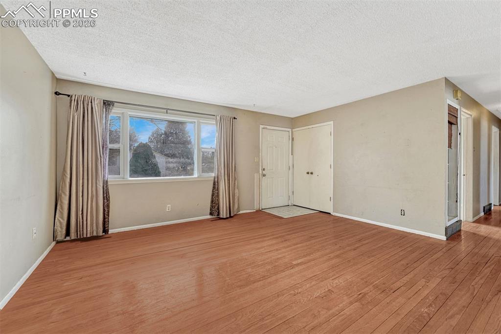 Image 11 of 34: Bedroom