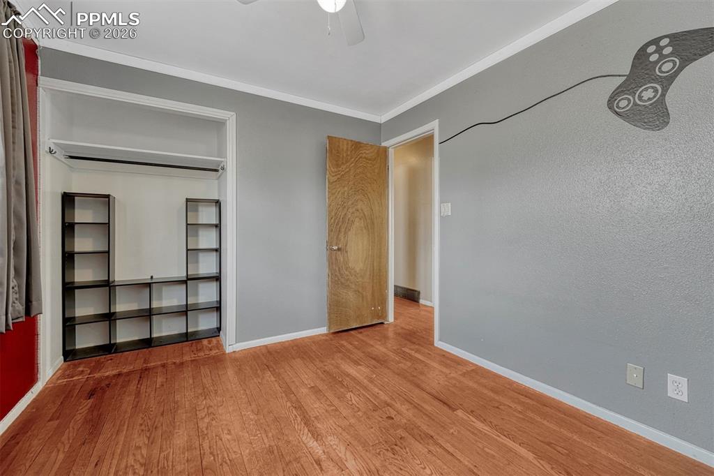 Image 20 of 34: Bedroom