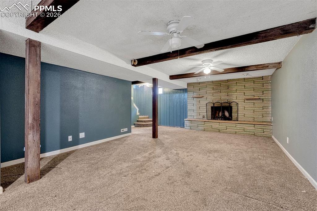 Image 22 of 34: Living Room