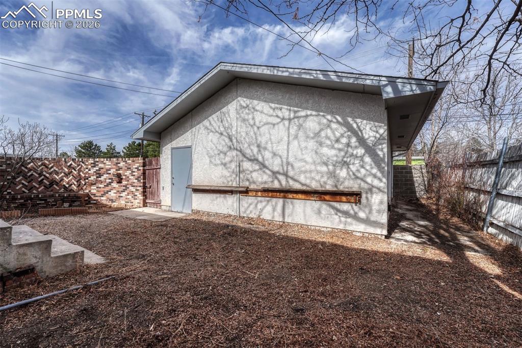 Image 29 of 34: Side of Structure