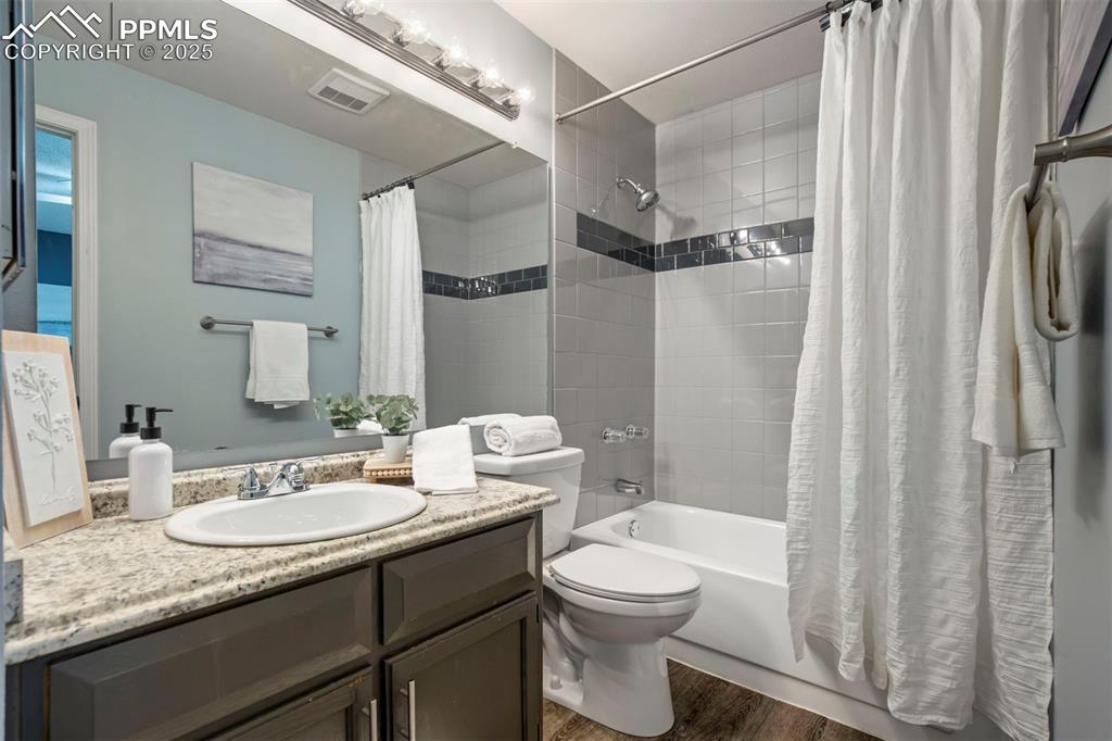 Image 14 of 36: Upper Level Bathroom