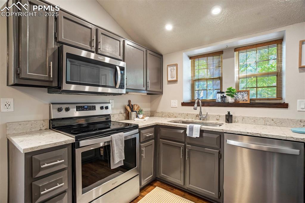 Image 8 of 36: Kitchen