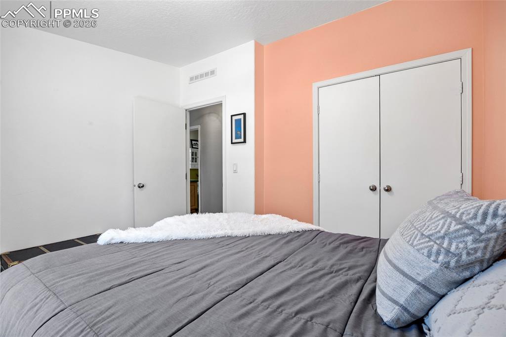 Image 27 of 50: Bedroom