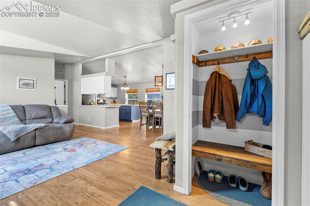 Image 9 of 50: Mud Room