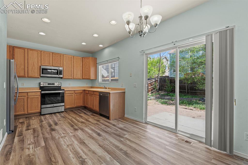 Image 11 of 35: Kitchen