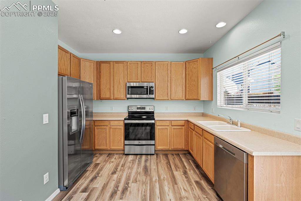 Image 13 of 35: Kitchen