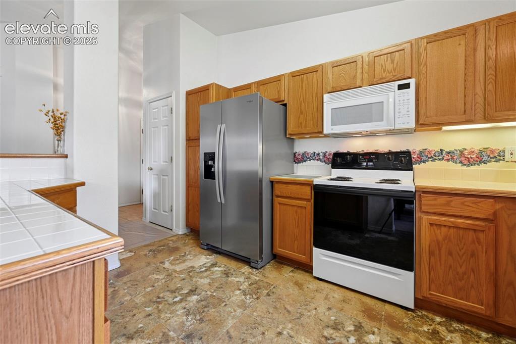 Image 10 of 48: Kitchen