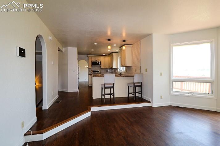 Image 16 of 44: Kitchen