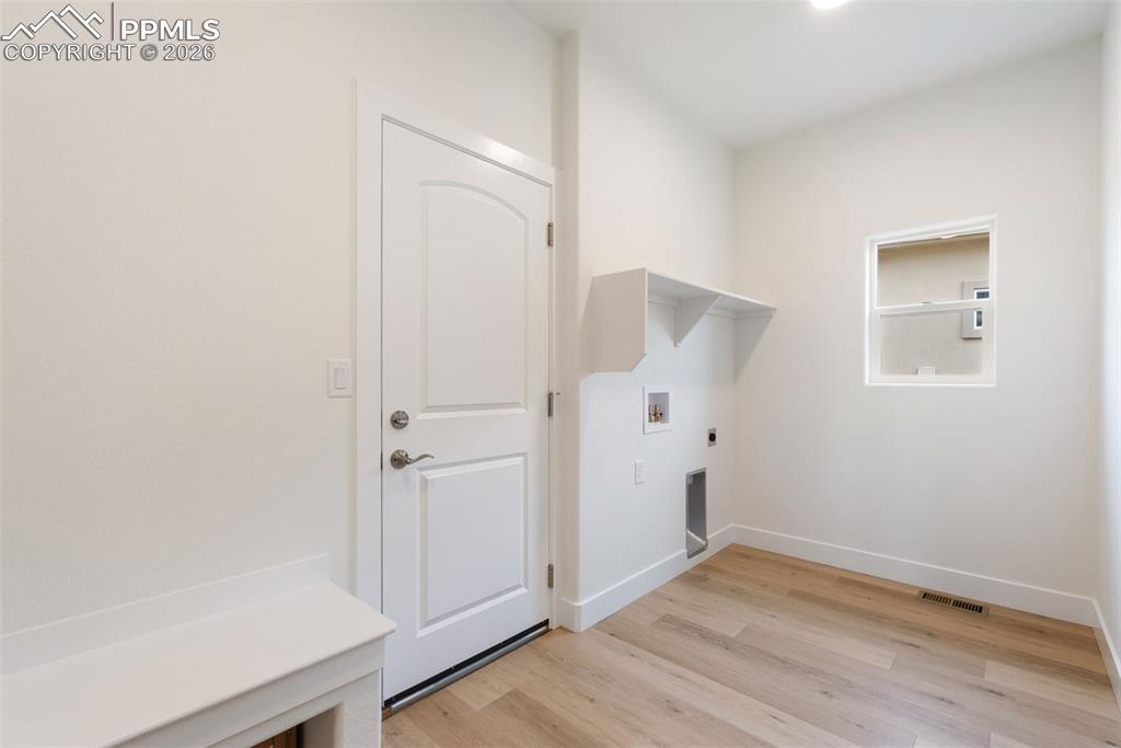 Image 14 of 46: Laundry