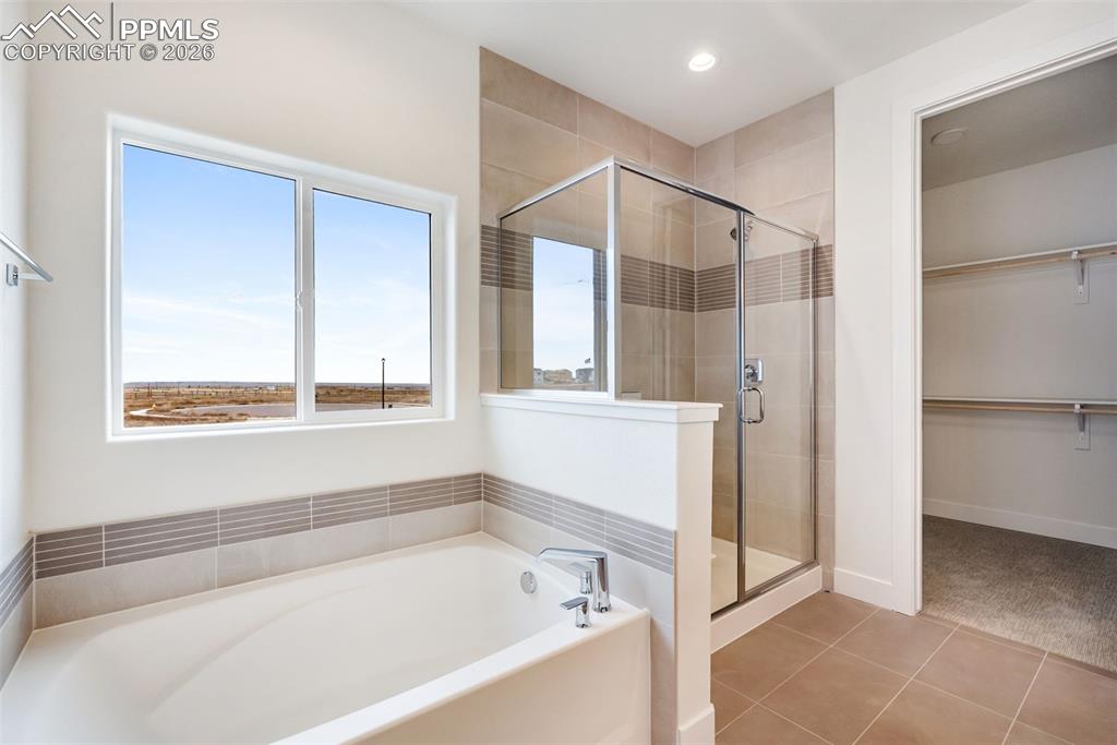 Image 23 of 46: Bathroom