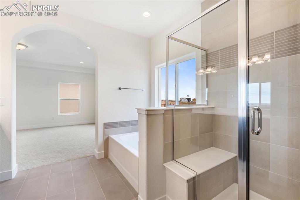 Image 24 of 46: Bathroom