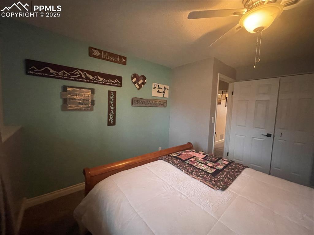 Image 19 of 38: Bedroom