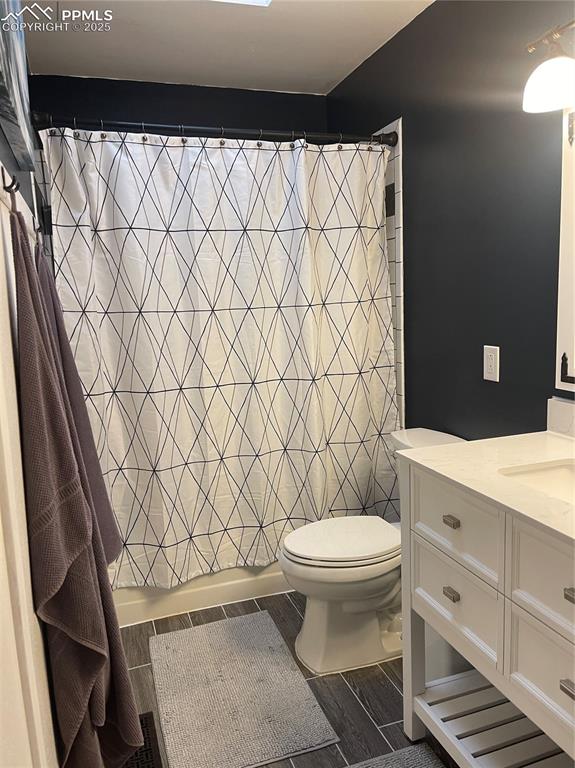 Image 27 of 38: Bathroom