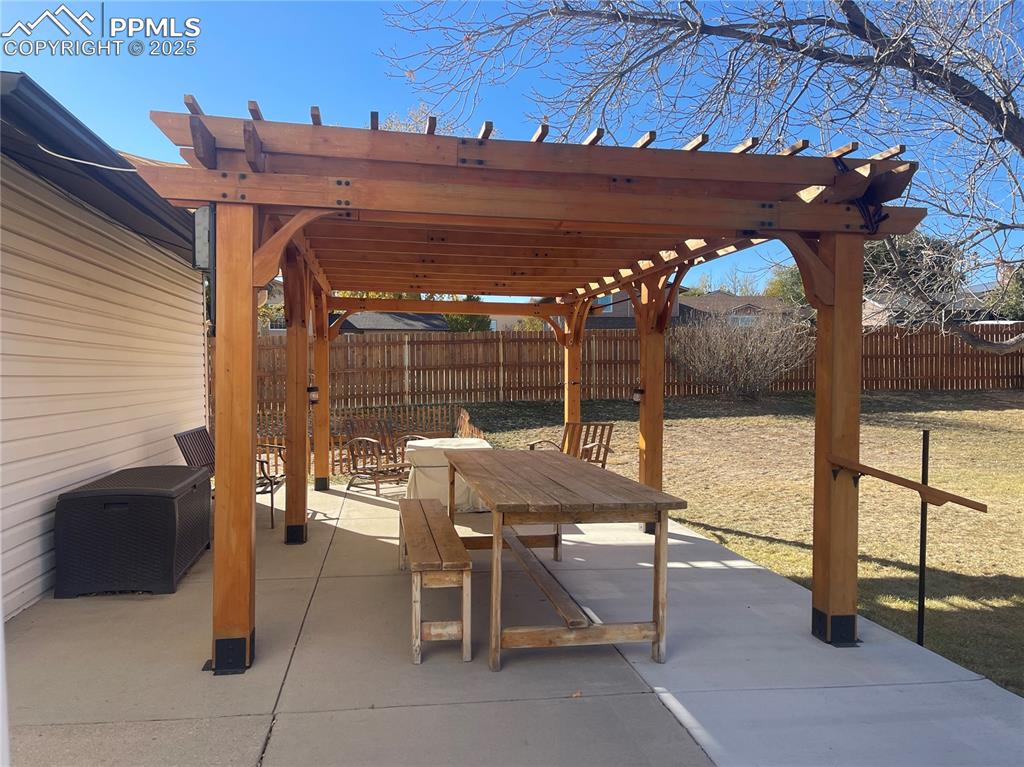 Image 31 of 38: Patio