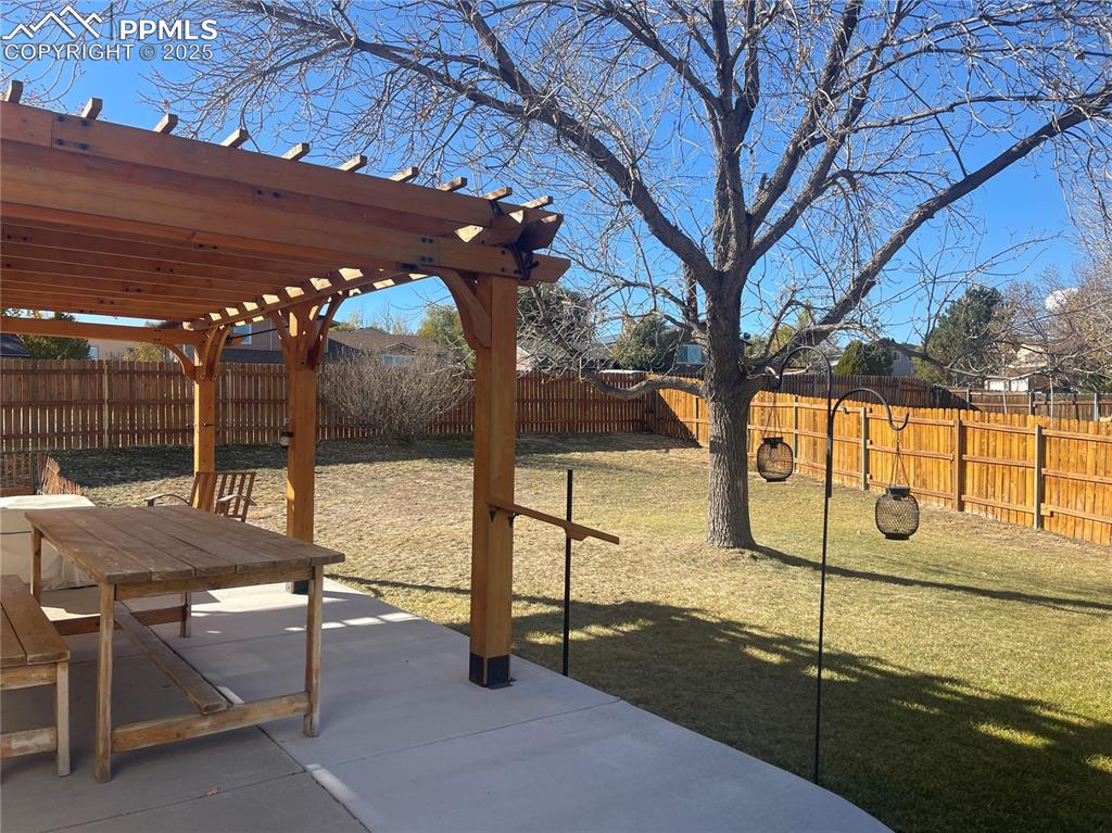 Image 32 of 38: Patio