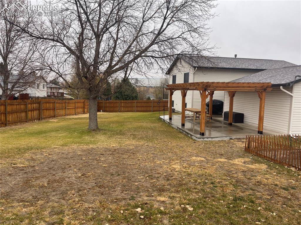 Image 34 of 38: patio and pergola