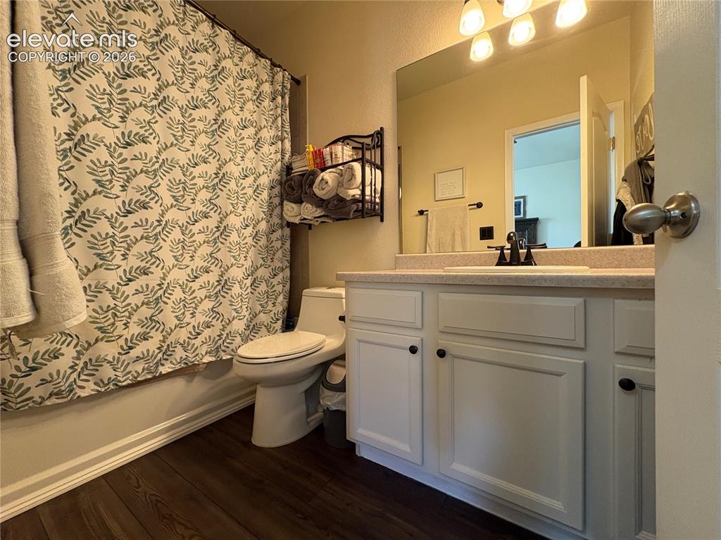 Image 12 of 23: Bathroom