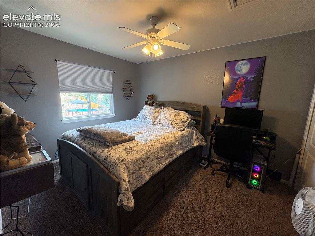 Image 13 of 23: Bedroom