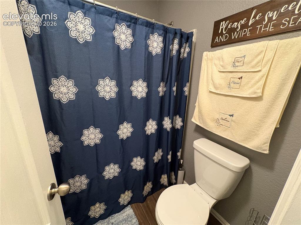 Image 14 of 23: Bathroom