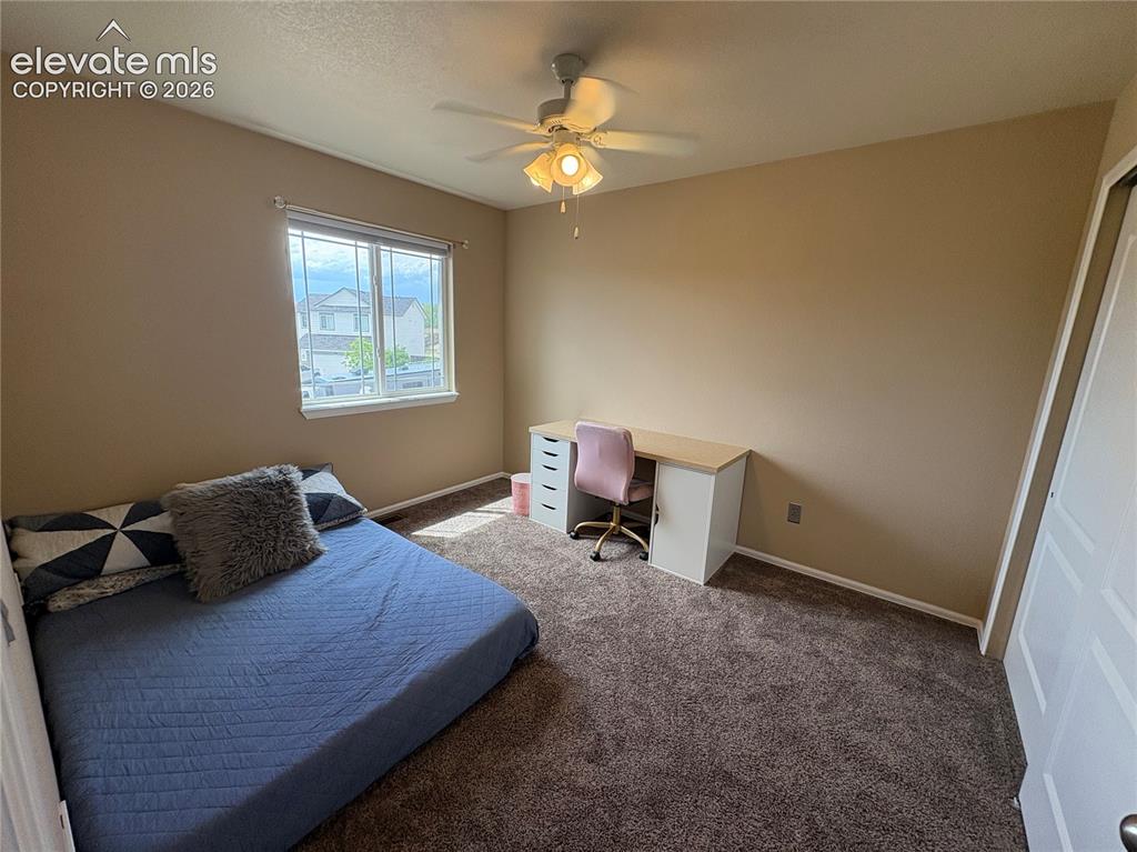 Image 17 of 23: Bedroom