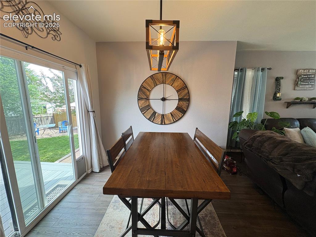 Image 5 of 23: Dining Area