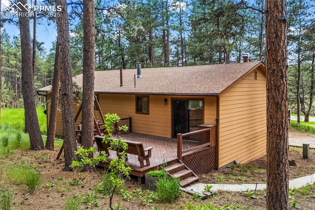 Image 23 of 31: Back of Structure