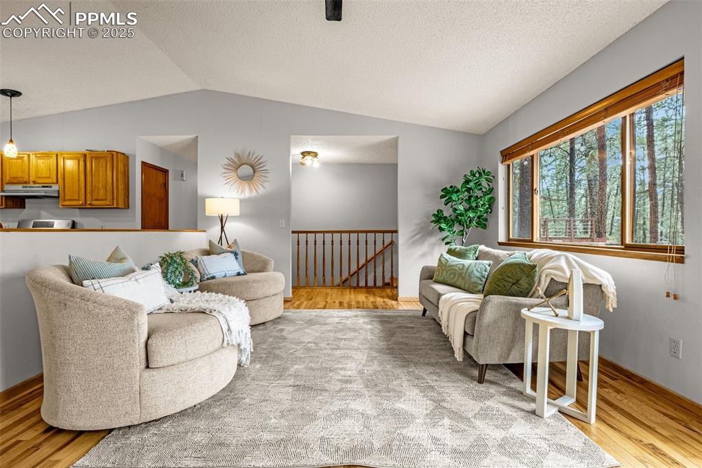 Image 9 of 31: Living Room