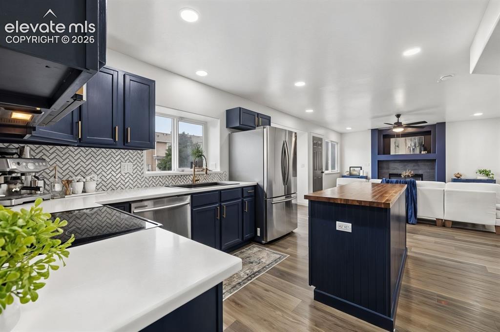 Image 12 of 38: Kitchen