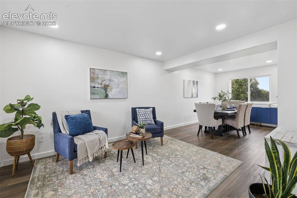 Image 6 of 38: Sitting Room