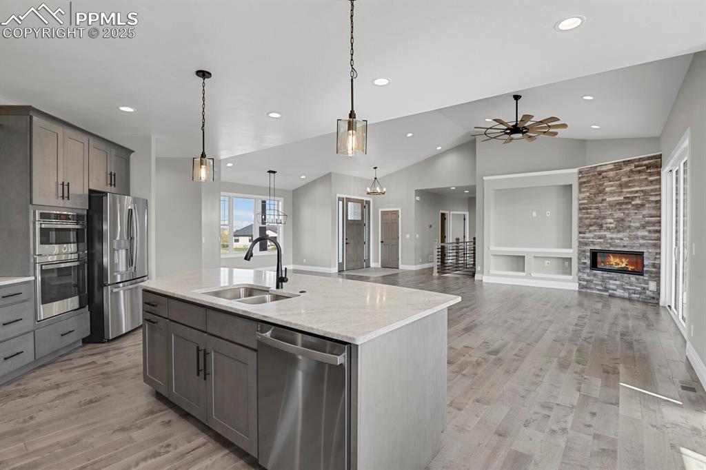 Image 12 of 44: Stainless steel appliances