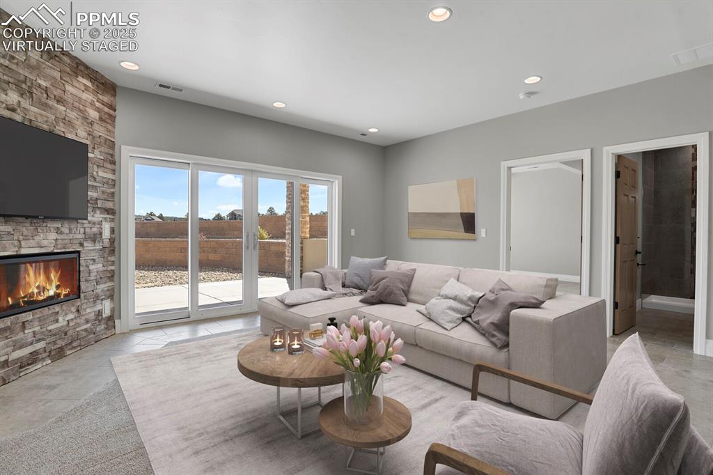 Image 25 of 44: Virtually Staged