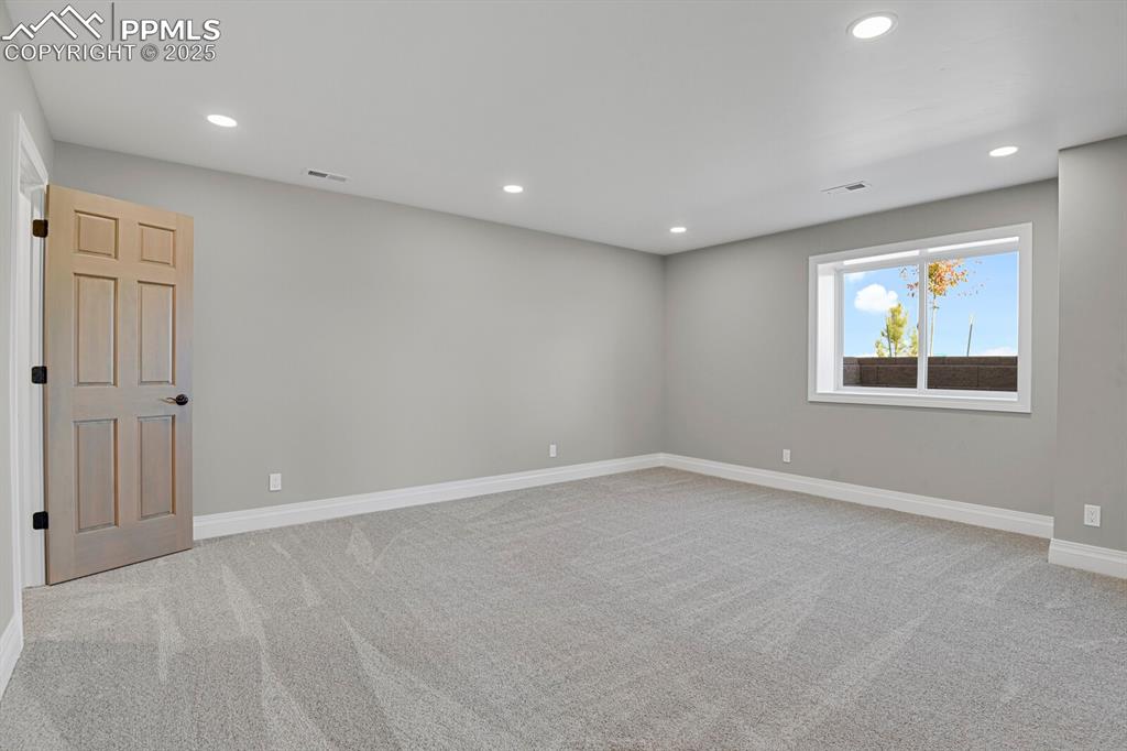 Image 38 of 44: Bedroom #5