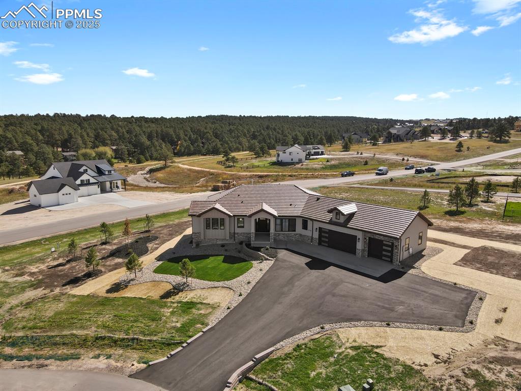 Image 42 of 44: Corner lot view