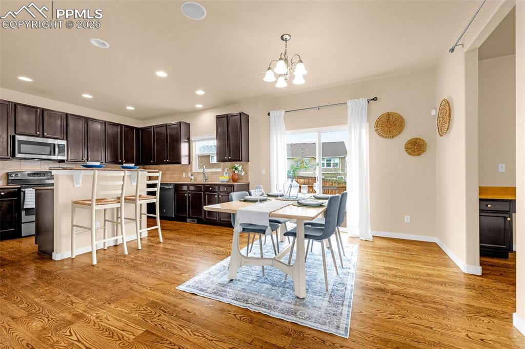 Image 8 of 47: Dining Area