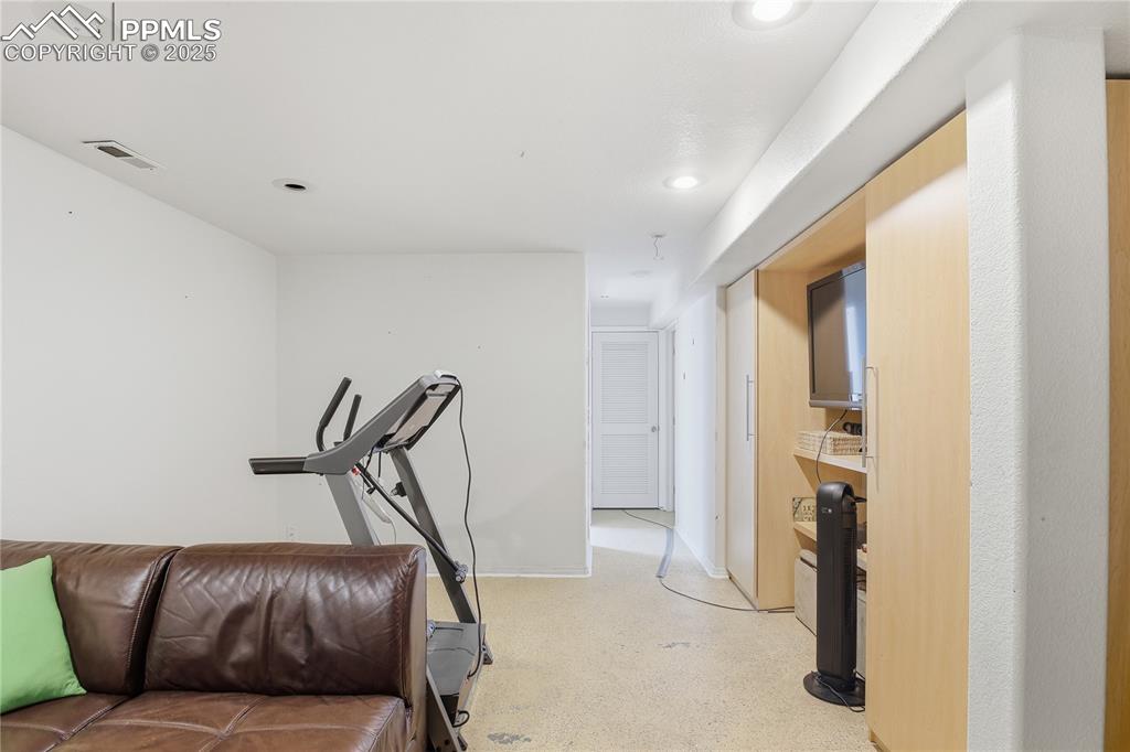 Image 24 of 32: Exercise Room