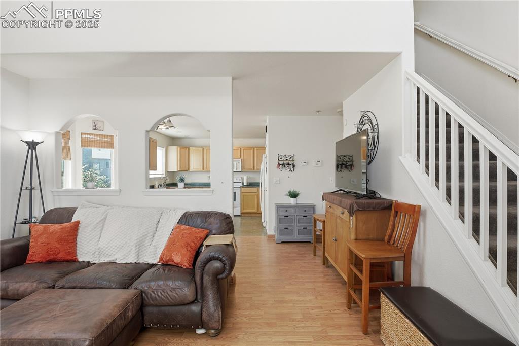 Image 6 of 32: Living Room