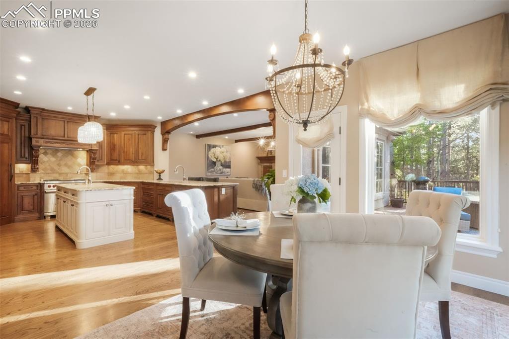 Image 13 of 50: Dining Area