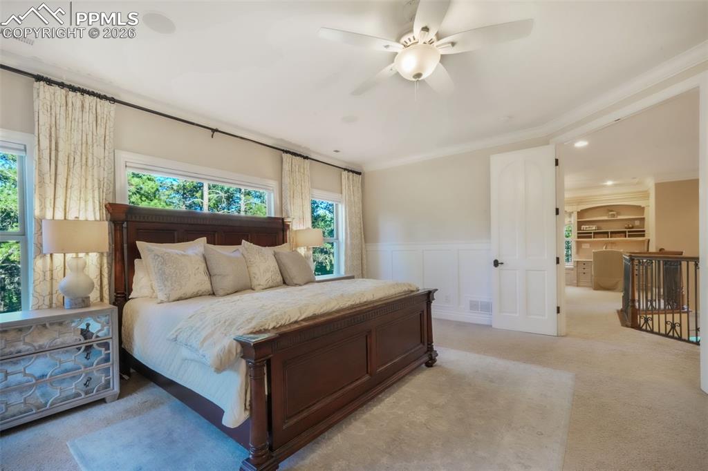 Image 24 of 50: Bedroom