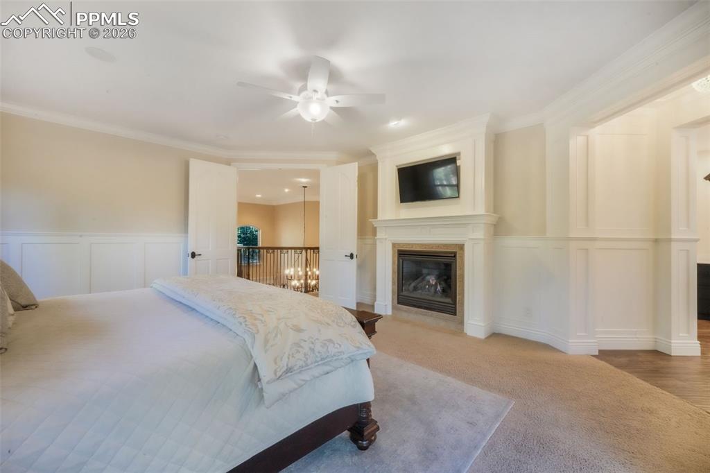 Image 25 of 50: Bedroom