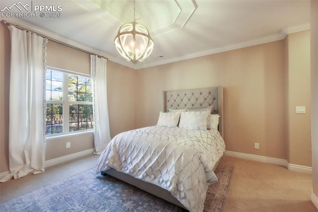 Image 31 of 50: Bedroom