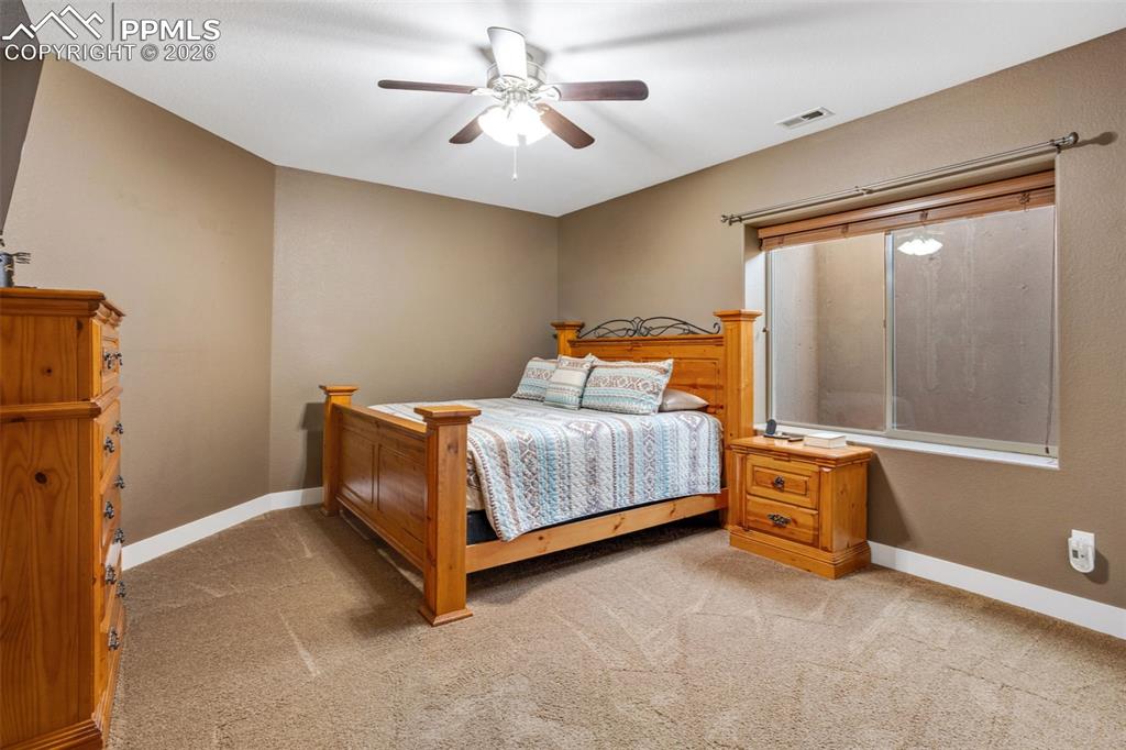 Image 29 of 50: Bedroom