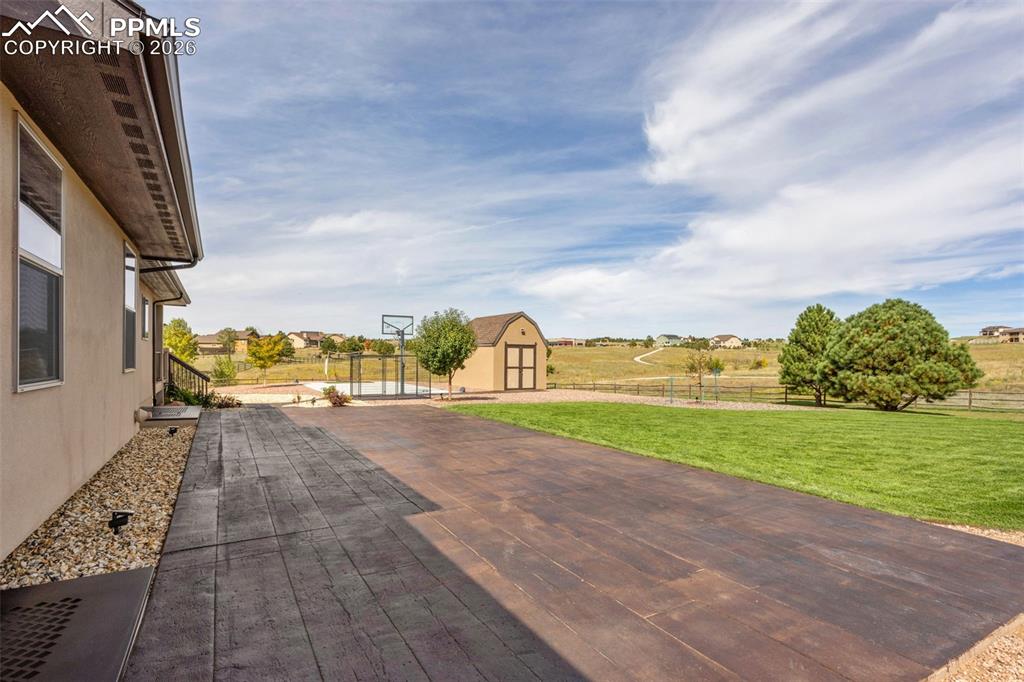 Image 39 of 50: Patio