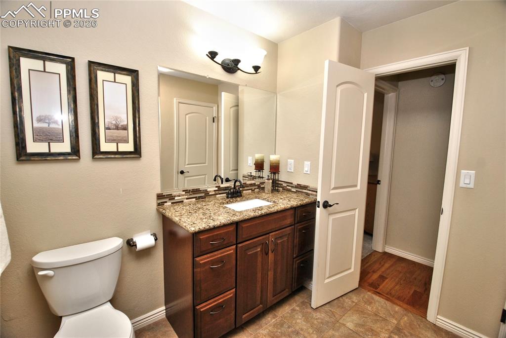 Image 24 of 46: Bathroom