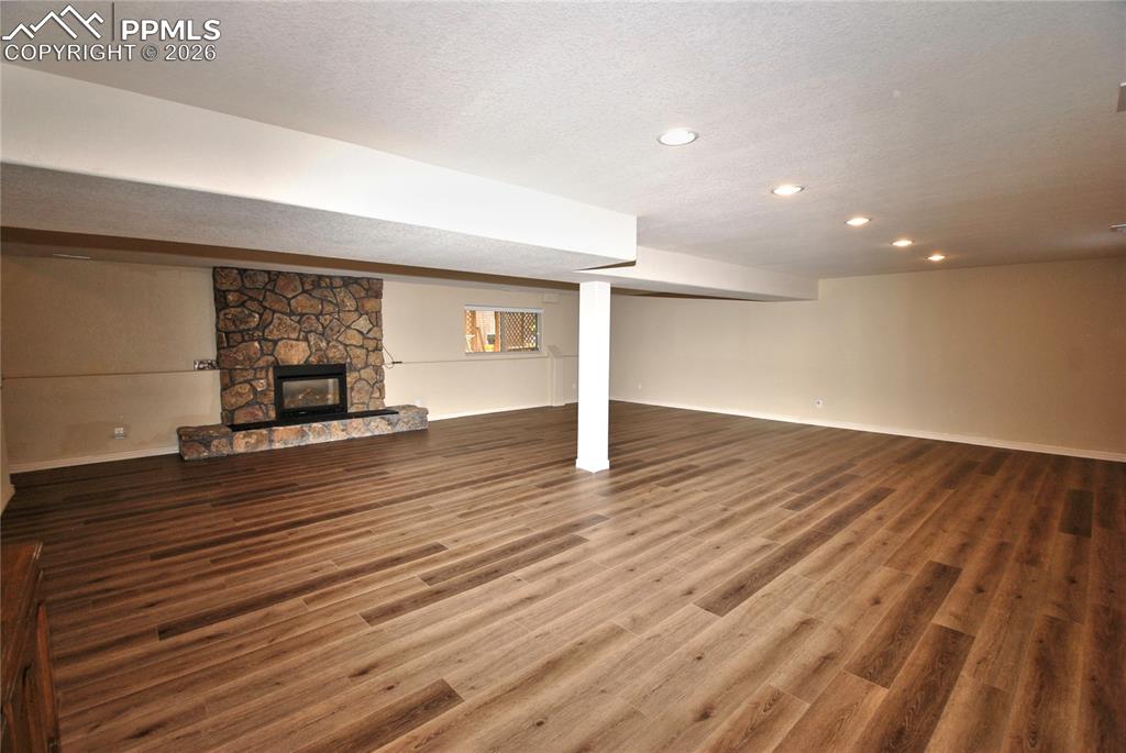 Image 27 of 46: Family Room