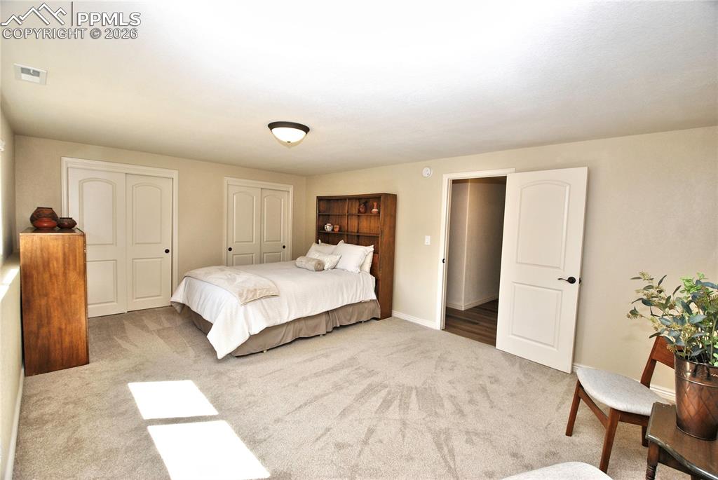 Image 30 of 46: Bedroom