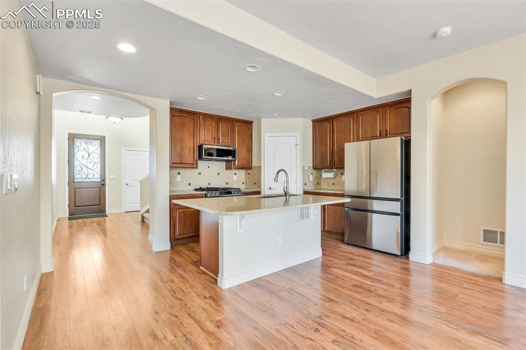 Image 11 of 41: Kitchen