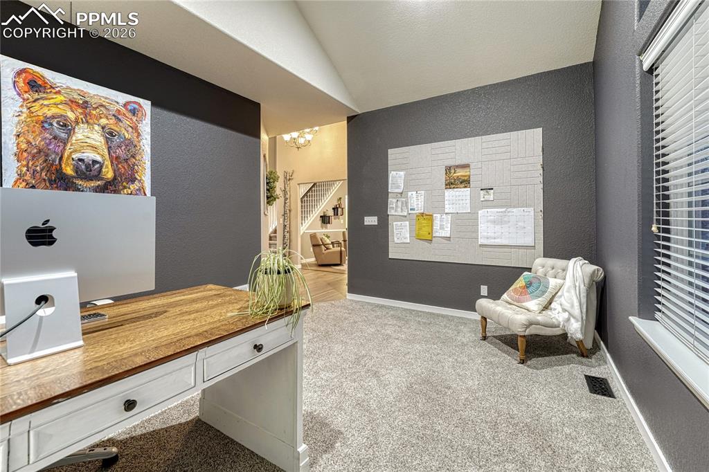 Image 17 of 47: Office