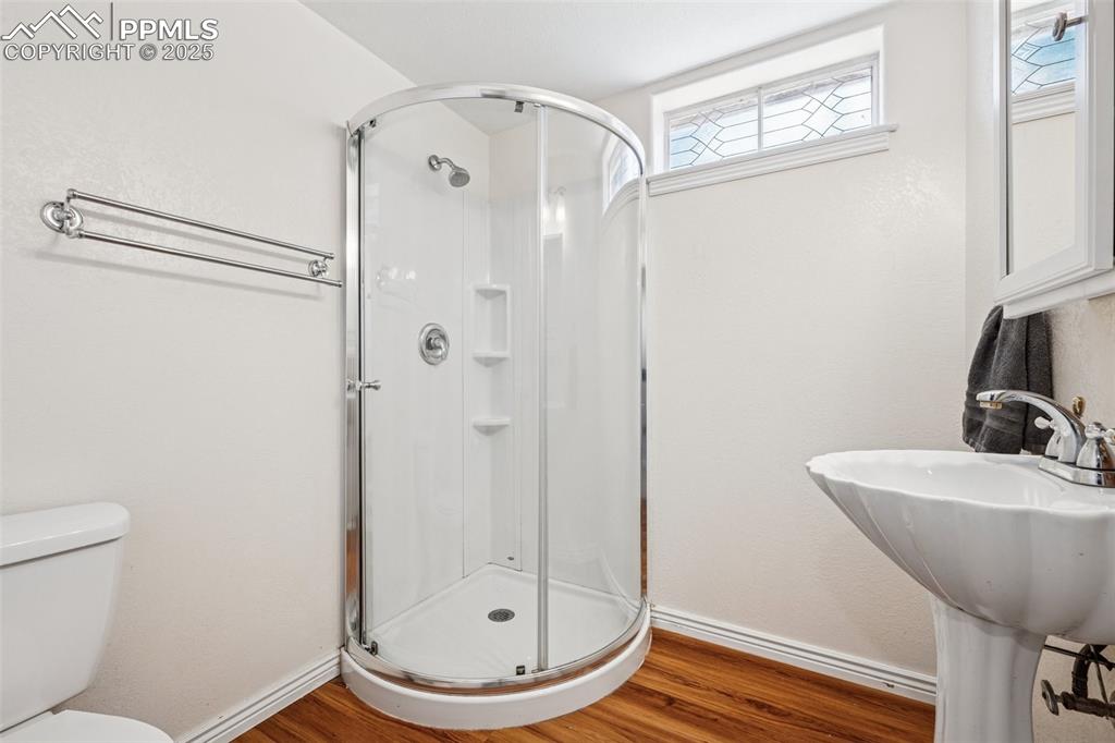 Image 13 of 26: Bathroom