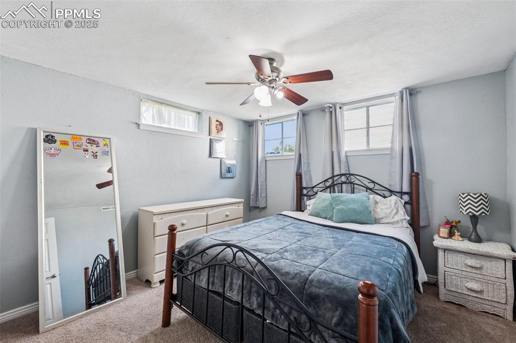 Image 18 of 26: Bedroom
